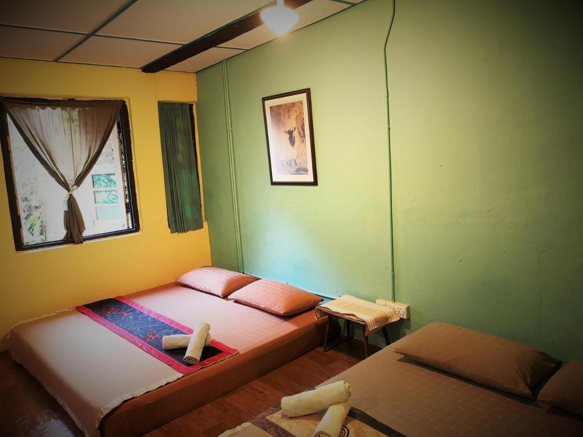 Moontree47 Motel George Town Exterior photo
